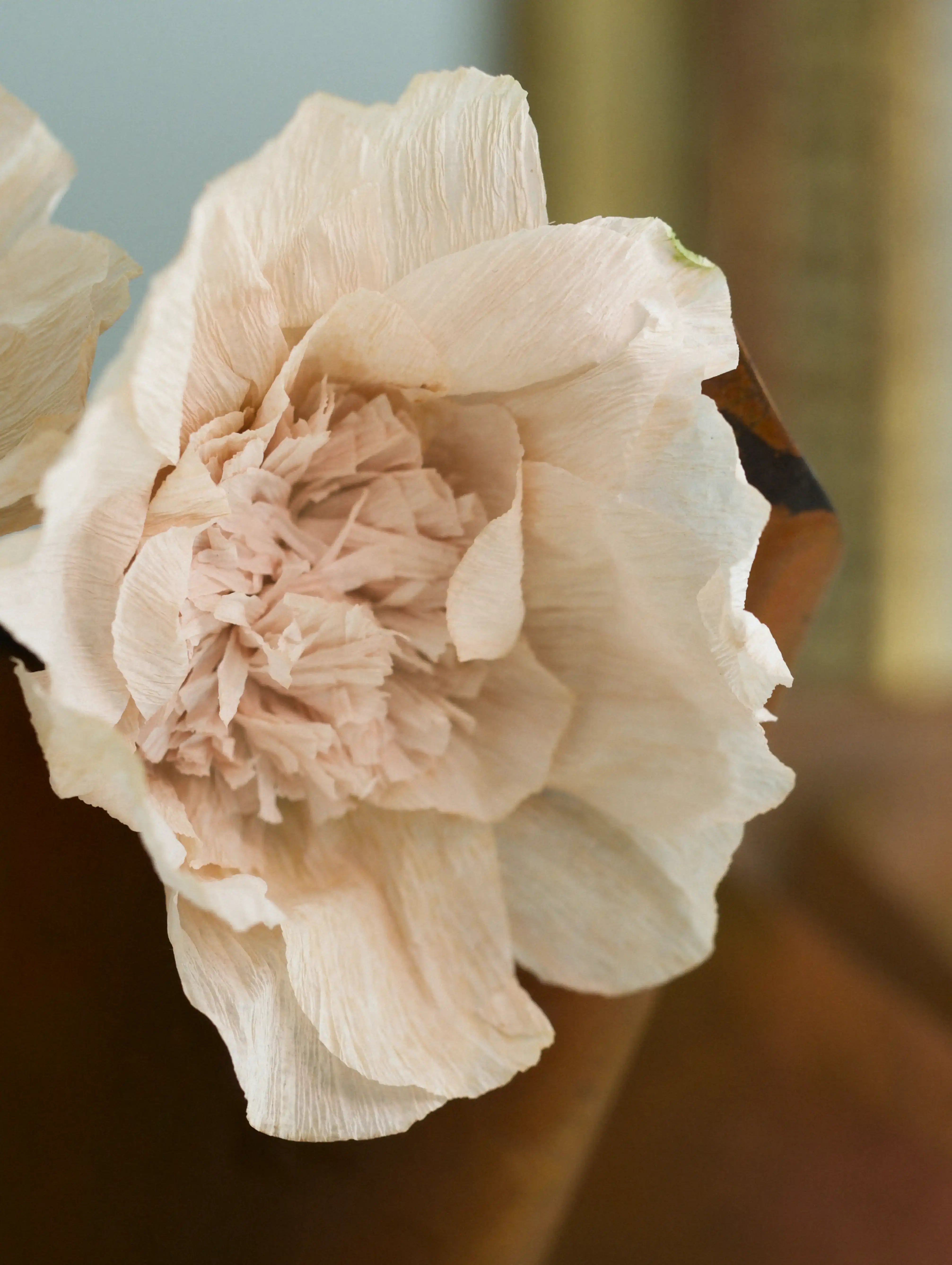 Single-Colored Antique-Inspired Paper Flowers | Christmas Ornaments