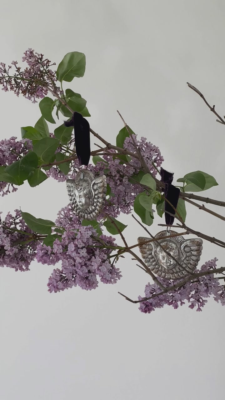 Vintage-Inspired Silvered Angel's Head and Wings in Metal